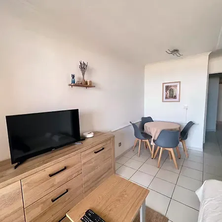 Sea View & Pool - Walk To - Parking Apartman *