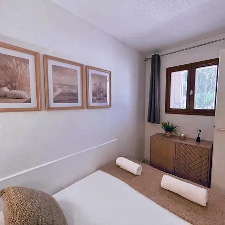 Sea View & Pool - Walk To - Parking Apartment *