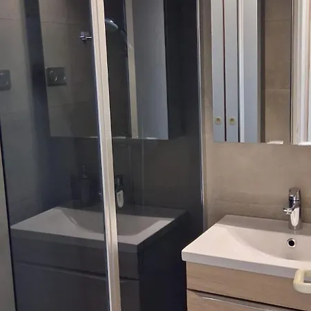Sea View & Pool - Walk To - Parking Apartman *