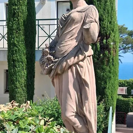 Sea View & Pool - Walk To - Parking Cannes